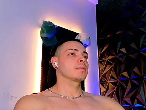 Maxwell Dupont online show from 11-13-25, 08:41