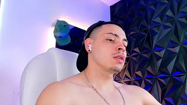 Maxwell Dupont online show from 12-04-25, 04:05