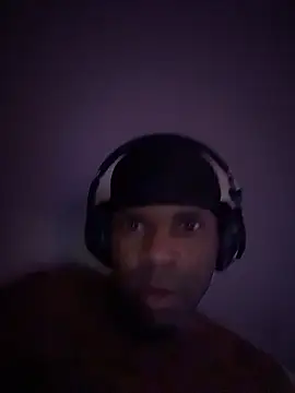 Snapshot of CrookedBeaut chatting on 01-11-26, 02:55 CrookedBeaut online show from 01-11-26, 02:55