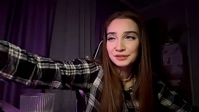 HollyPaw online show from 11-28-25, 05:04