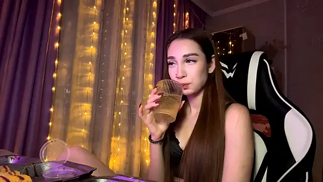 HollyPaw online show from 01-12-26, 08:14