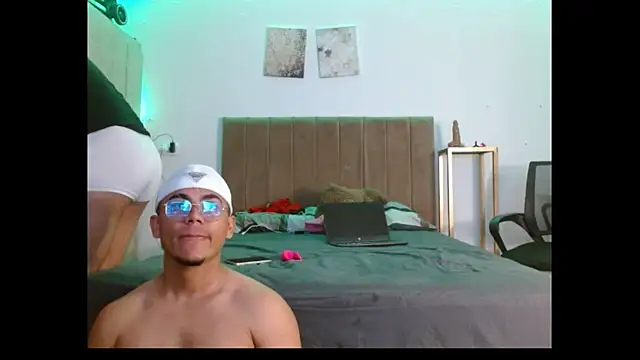 noahurda21 online show from 11-16-25, 07:14