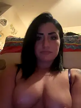 Snapshot of ValayaNoire chatting on 11-19-25, 10:59 ValayaNoire online show from 11-19-25, 10:59