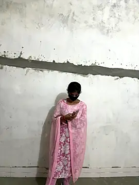 Snapshot of Sunita-collage chatting on 11-08-25, 09:09 Sunita-collage online show from 11-08-25, 09:09