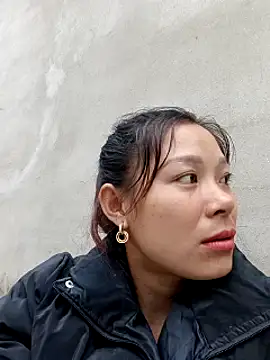 Lyla john online show from 12-16-25, 09:47