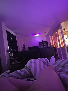 Snapshot of naughtyswecouple chatting on 11-08-25, 01:33 naughtyswecouple online show from 11-08-25, 01:33