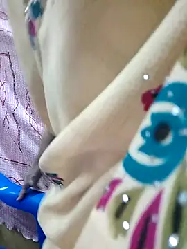 Honeya96 online show from 11-30-25, 05:55