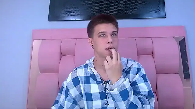 Liam York  online show from 01-08-26, 07:49