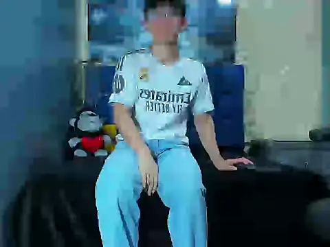 ElanGiraldo online show from 03-22-26, 09:07