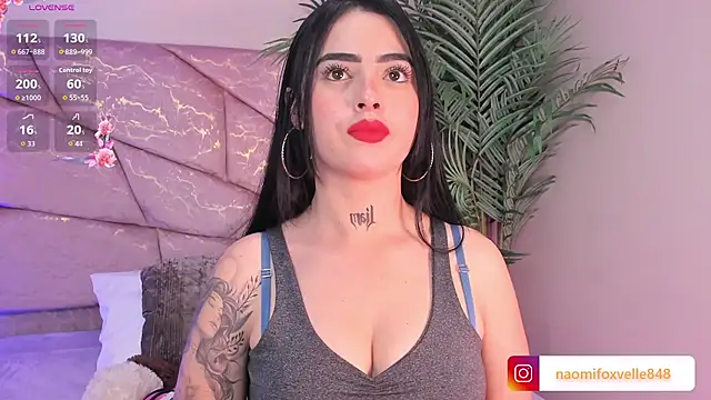  Naomi Fox  online show from 12-17-25, 04:51