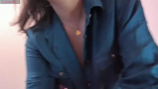 Snapshot of carolinegrayy chatting on 11-15-25, 11:29 carolinegrayy online show from 11-15-25, 11:29