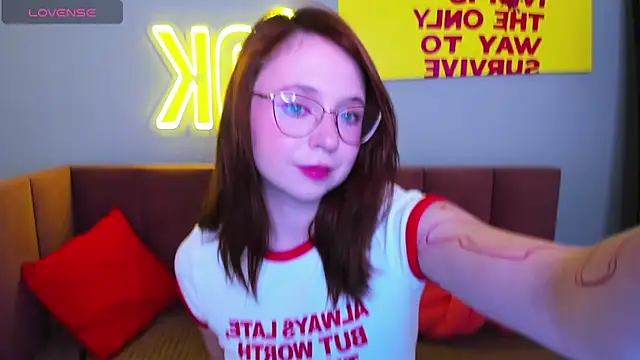 Erica Nelson online show from 11-28-25, 01:19