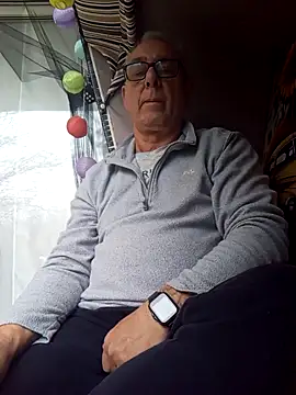 andy-1961 online show from 12-14-25, 02:33