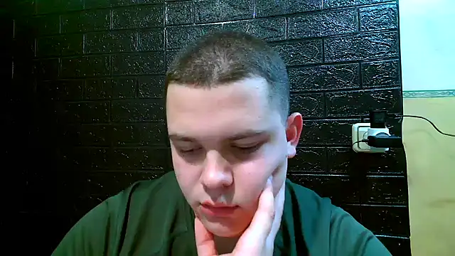 Snapshot of CuteButNaughty_ chatting on 11-27-25, 05:04 CuteButNaughty online show from 11-27-25, 05:04