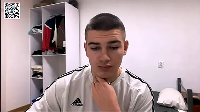 Snapshot of _BarePulse chatting on 02-20-26, 08:42 BarePulse online show from 02-20-26, 08:42