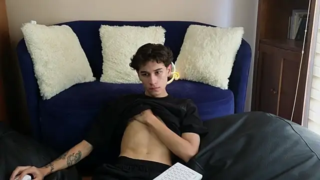 Derekswan online show from 11-17-25, 01:39