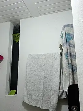 Snapshot of Little-Sammy chatting on 11-14-25, 10:07 Little-Sammy online show from 11-14-25, 10:07