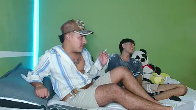 Snapshot of hank_hand chatting on 11-13-25, 12:53 hank hand online show from 11-13-25, 12:53