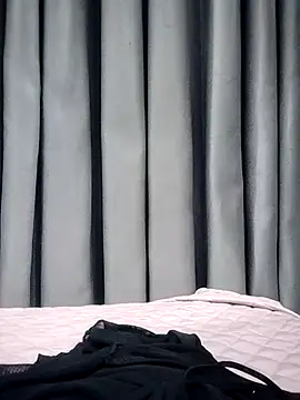   Anna    online show from 11-24-25, 07:57