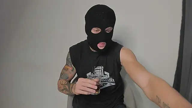 Huntall77 online show from 11-11-25, 07:03