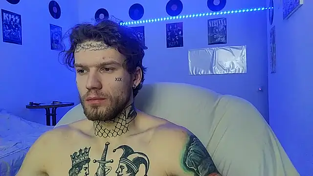 Huntall77 online show from 12-15-25, 04:44