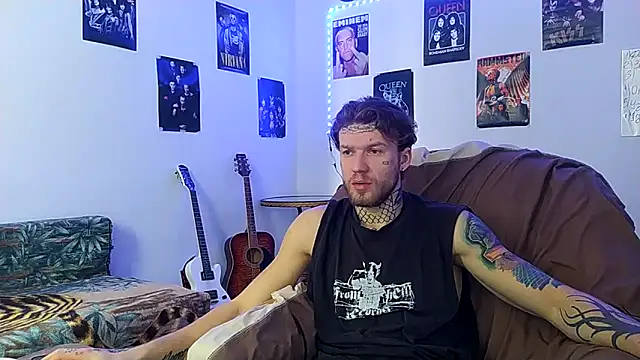 Huntall77 online show from 12-18-25, 07:14