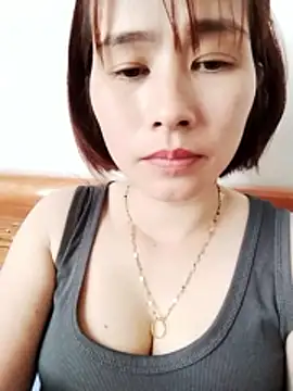 Swan-white123 online show from 12-18-25, 06:30