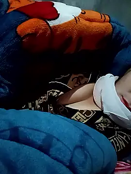 Snapshot of vangkt-cute chatting on 01-18-26, 01:26 vangkt-cute online show from 01-18-26, 01:26