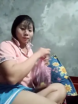 Snapshot of vangkt-cute chatting on 02-08-26, 09:23 vangkt-cute online show from 02-08-26, 09:23