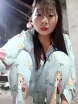 Snapshot of vangkt-cute chatting on 02-15-26, 08:49 vangkt-cute online show from 02-15-26, 08:49