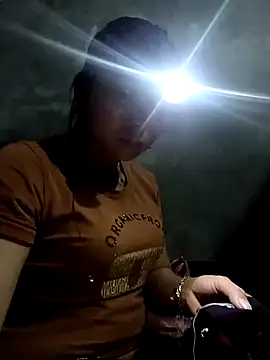 Snapshot of vangkt-cute chatting on 02-23-26, 05:54 vangkt-cute online show from 02-23-26, 05:54