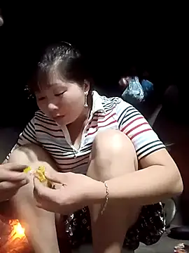 Snapshot of vangkt-cute chatting on 03-13-26, 11:39 vangkt-cute online show from 03-13-26, 11:39