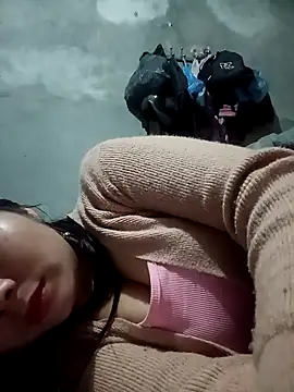 Snapshot of vangkt-cute chatting on 03-19-26, 08:35 vangkt-cute online show from 03-19-26, 08:35