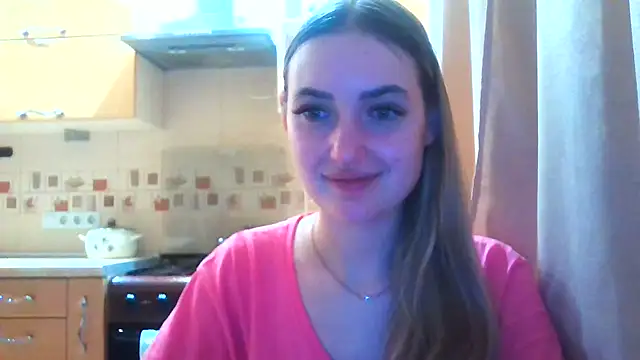 Snapshot of RobinWalker chatting on 11-17-25, 10:26 RobinWalker online show from 11-17-25, 10:26