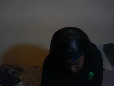 Snapshot of Diva-girl chatting on 11-16-25, 06:30 Diva-girl online show from 11-16-25, 06:30