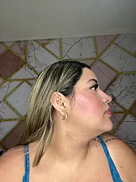 Snapshot of Amira_Malia chatting on 02-24-26, 03:10 Amira Malia online show from 02-24-26, 03:10