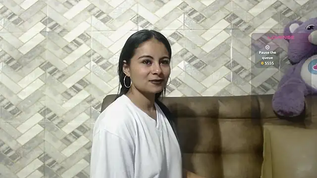 Snapshot of Agatha15_ chatting on 11-25-25, 12:38 Agatha15 online show from 11-25-25, 12:38