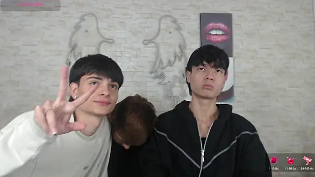 Snapshot of axel_milo_kairo_and_noa chatting on 11-19-25, 03:28 axel milo kairo and noa online show from 11-19-25, 03:28