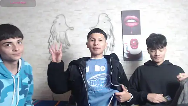 Snapshot of axel_milo_kairo_and_noa chatting on 12-01-25, 08:36 axel milo kairo and noa online show from 12-01-25, 08:36