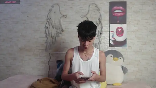 Snapshot of axel_milo_kairo_and_noa chatting on 01-07-26, 06:10 axel milo kairo and noa online show from 01-07-26, 06:10