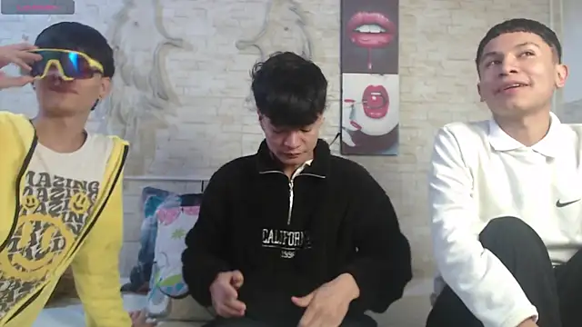 Snapshot of axel_milo_kairo_and_noa chatting on 01-12-26, 10:20 axel milo kairo and noa online show from 01-12-26, 10:20