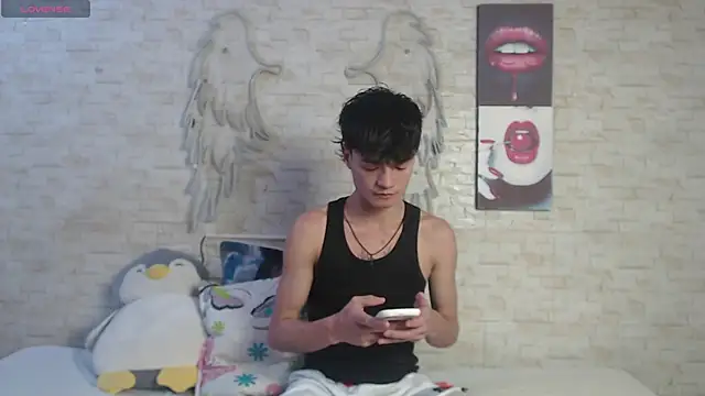 Snapshot of axel_milo_kairo_and_noa chatting on 01-14-26, 10:14 axel milo kairo and noa online show from 01-14-26, 10:14