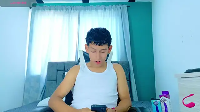 FelipeGonzalezz online show from 11-20-25, 02:17