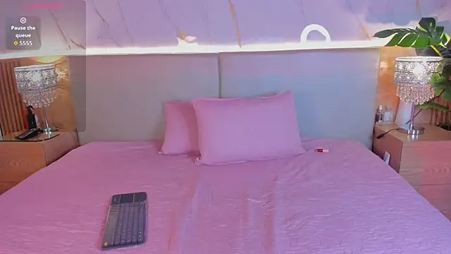 april grey11 online show from 11-20-25, 07:46