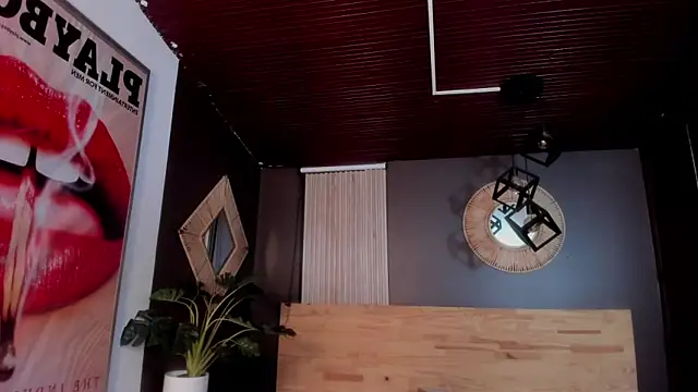 Snapshot of Velvet_Dreamss chatting on 02-14-26, 12:13 Velvet Dreamss online show from 02-14-26, 12:13