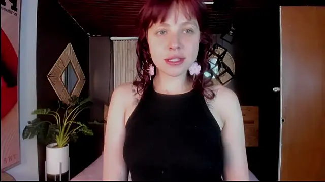 Snapshot of Velvet_Dreamss chatting on 02-21-26, 11:33 Velvet Dreamss online show from 02-21-26, 11:33