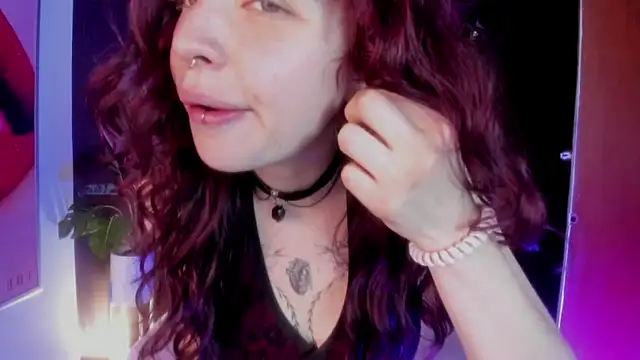 Snapshot of Velvet_Dreamss chatting on 02-27-26, 02:28 Velvet Dreamss online show from 02-27-26, 02:28