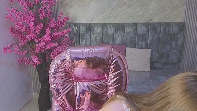 Dafne moon s online show from 11-12-25, 04:02