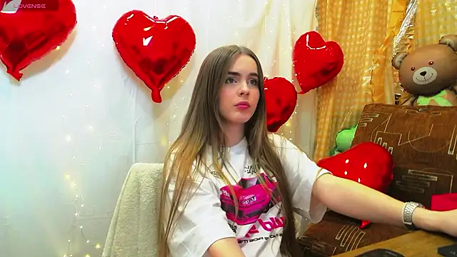 AlicaLOVEalisa777 online show from 02-24-26, 11:03