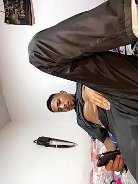 Snapshot of king_disaster1 chatting on 11-12-25, 01:28 king disaster1 online show from 11-12-25, 01:28